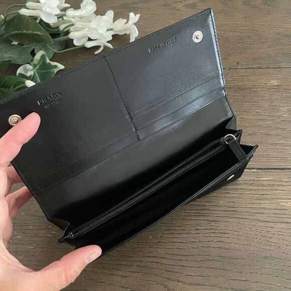 PRADA Classic Black Nylon / Leather Bifold Wallet - Picture 7 of 10